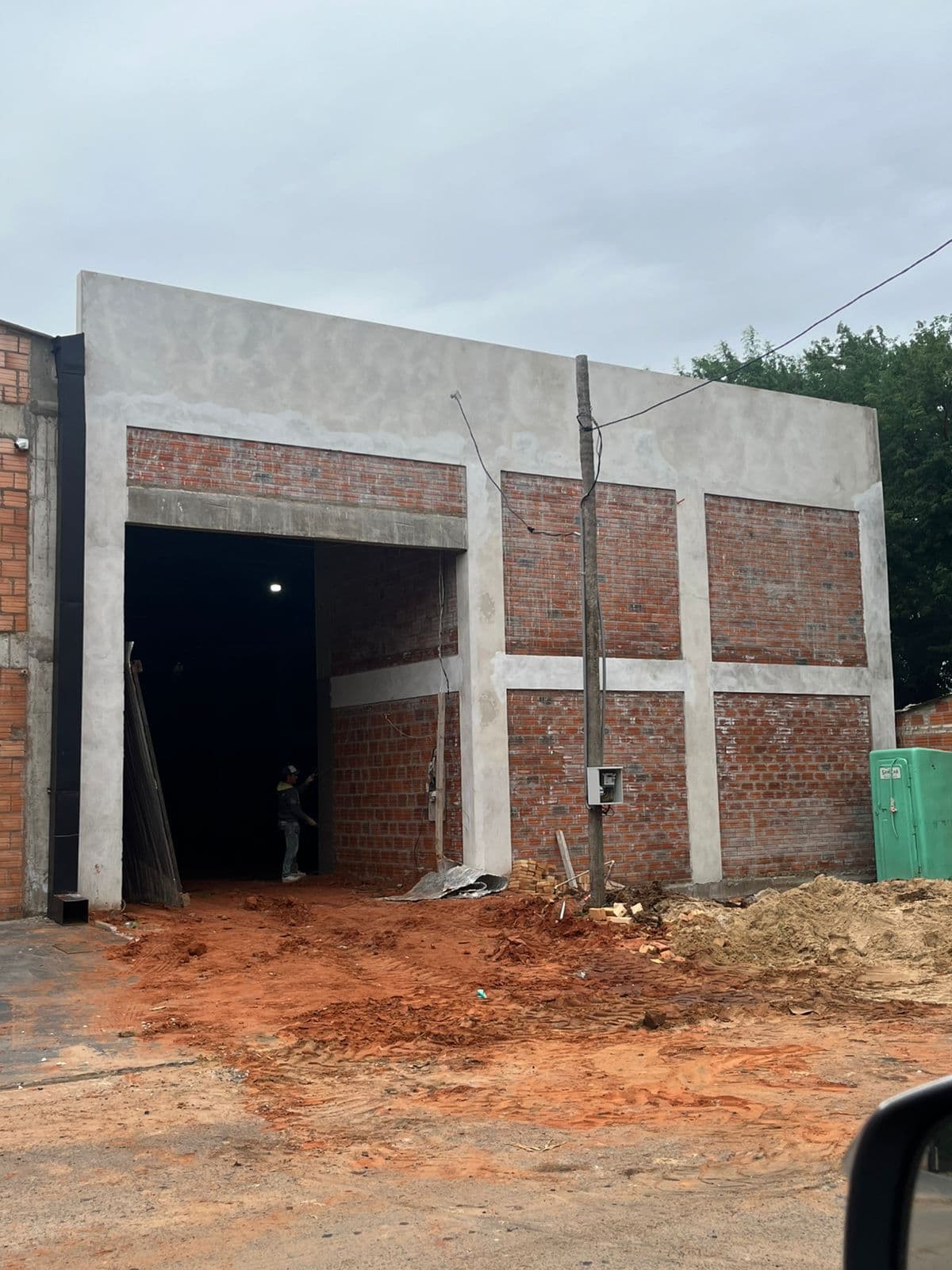 deposito 420m2 con oficinas — foto 1