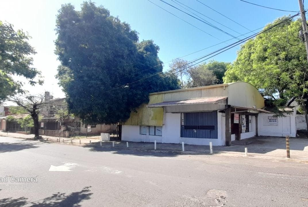 Terreno en esquina sobre choferes del chaco