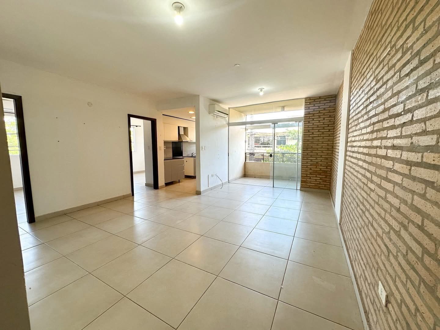 Vendo departamento De 3 Dormitorios, En Fernando de la Mora Zona Norte