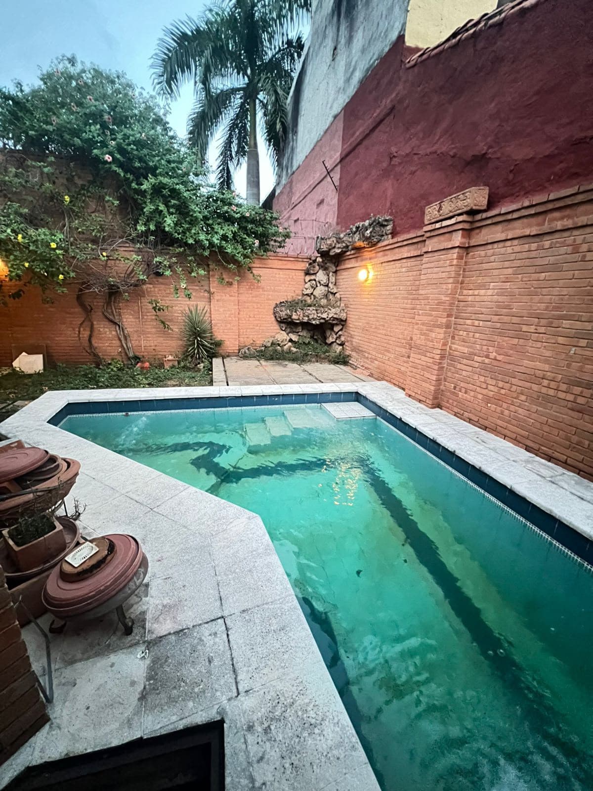 De dúplex con quincho y piscina en barrio seminario — foto 2