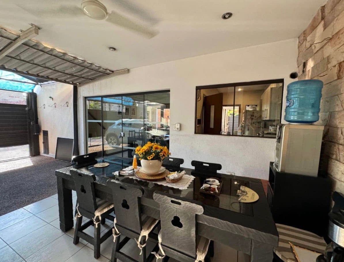 En venta duplex en esquina en el barrio ycua sati de Asunción, foto 2