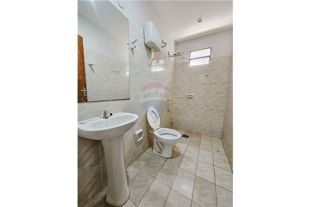 Casa en Alquiler – Excelente Ubicación en Lambaré, foto 5
