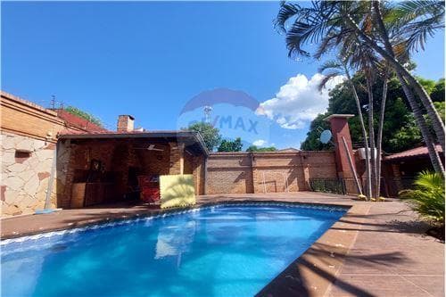 Casa de 5 habitaciónes con Piscina en Lambare, foto 2