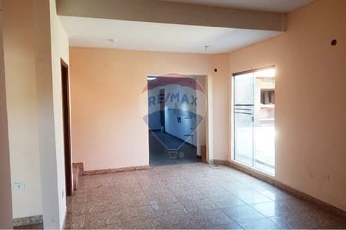 Casa de 6 habitaciones en Fernando de la Mora, foto 2