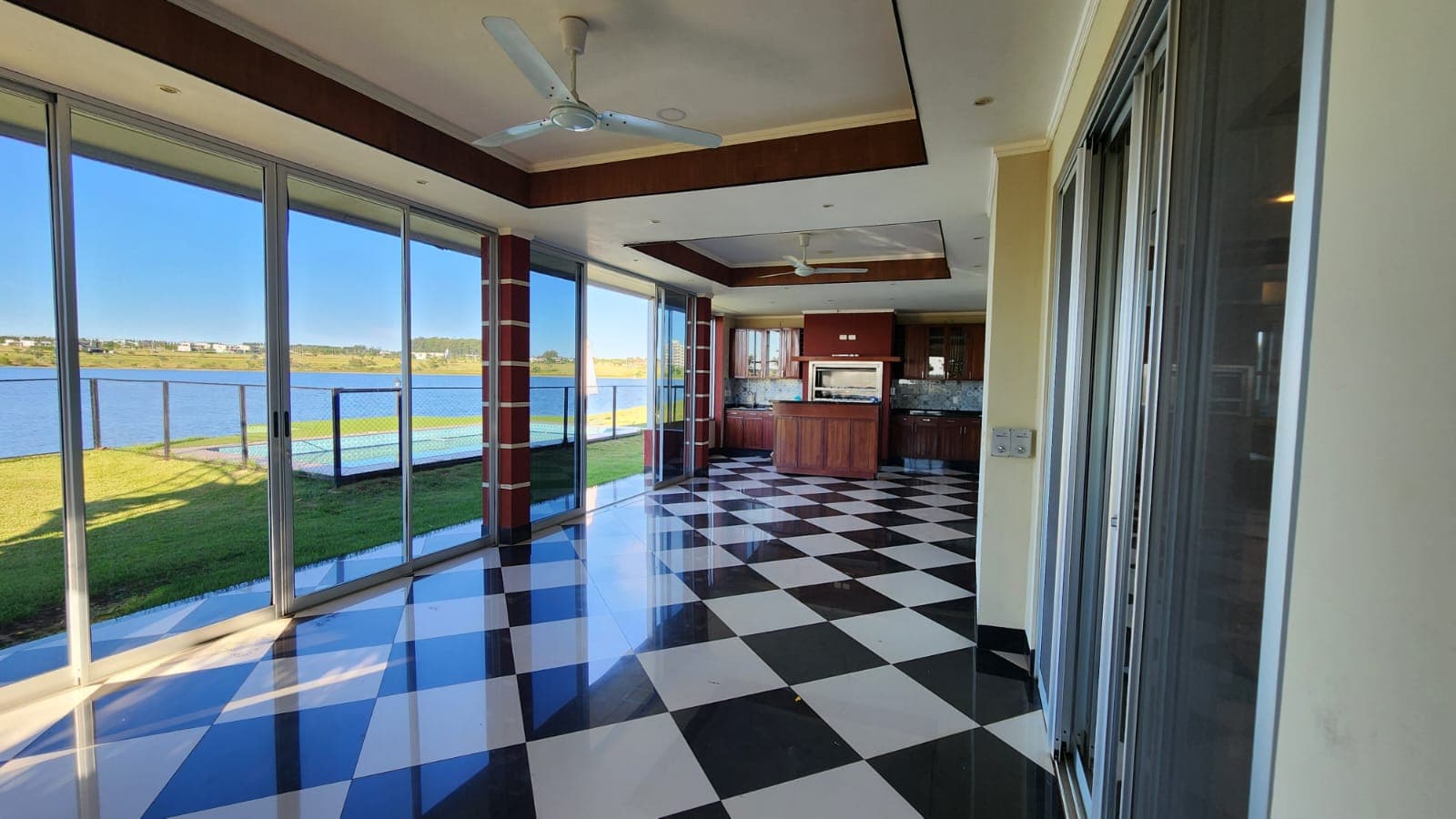 Casa en alquiler 4 suites - costa del lago