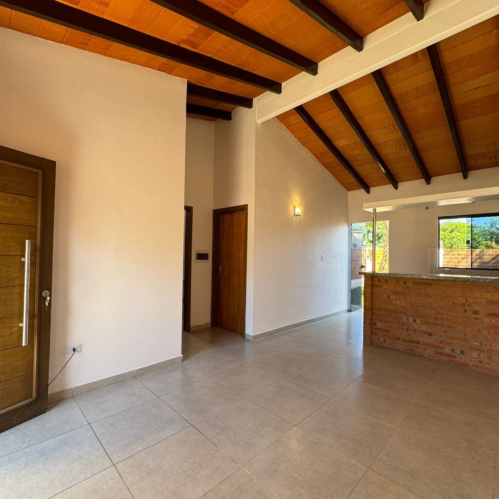 En venta casa en Luque, foto 2