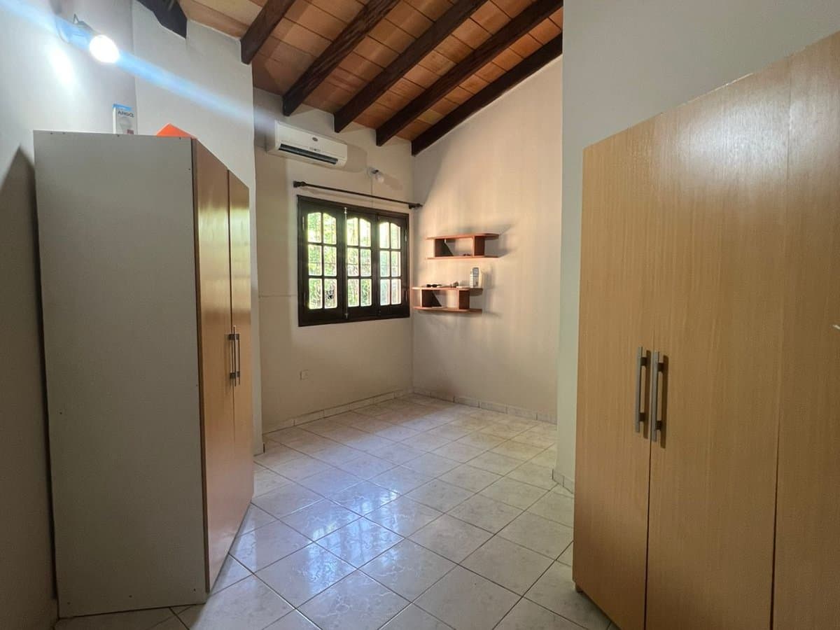 Vendo duplex en barrio salvador del mundo