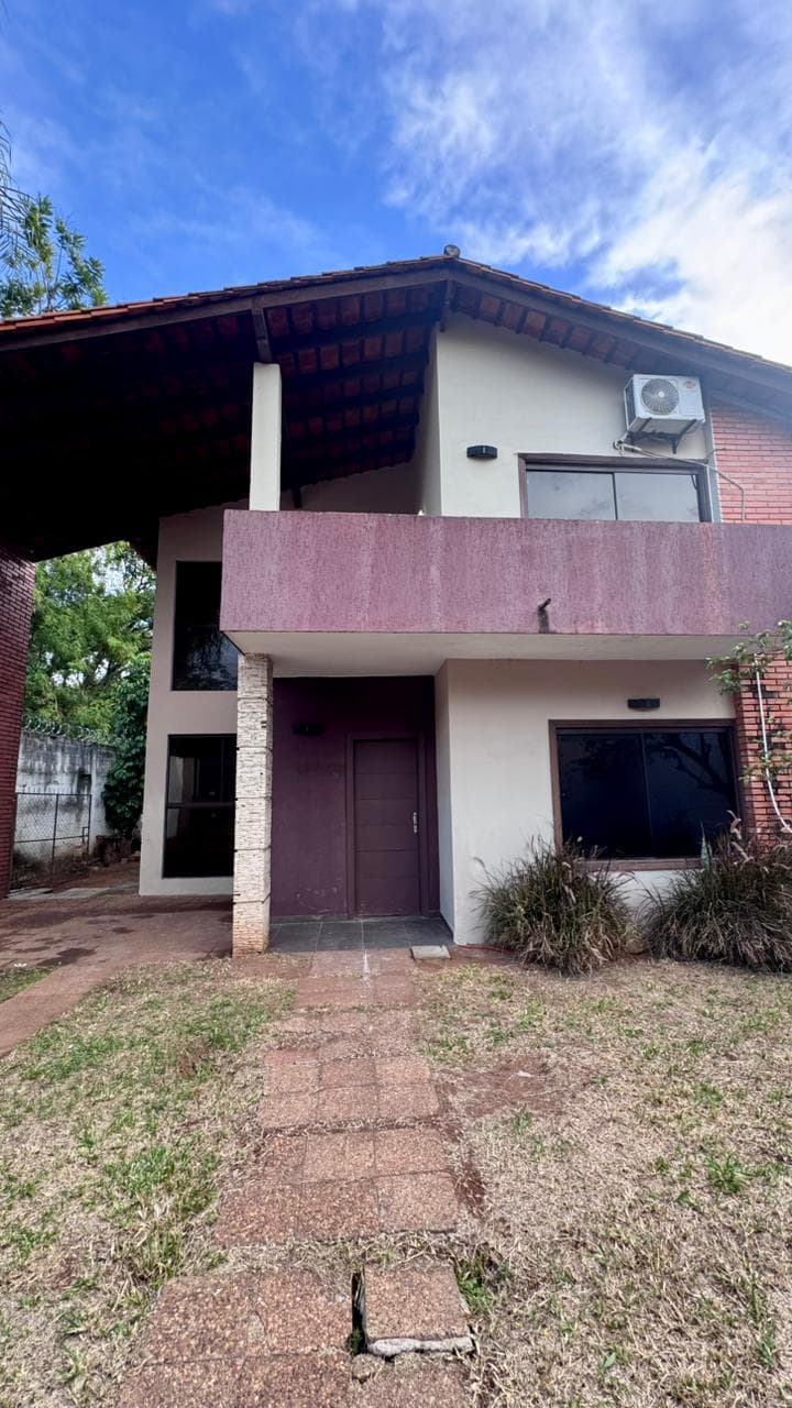 Casa de 360 m2 en Luque, a 10 Minutos del Eje Corporativo - CLHO7791232, foto 3