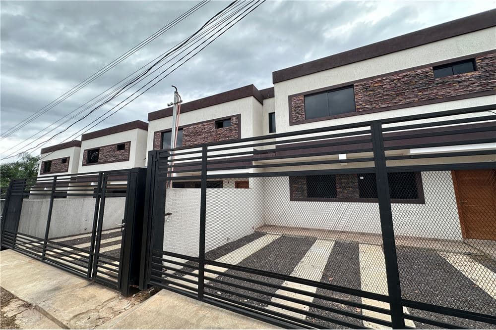 ????✨ Dúplex en Venta – Laurelty, Luque (Zona Britez Borges), foto 1
