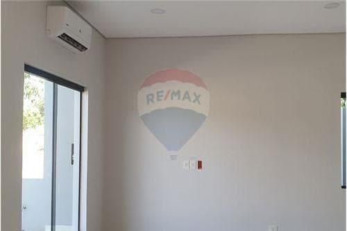 En venta duplex en barrio cerrado arapoty!, foto 4