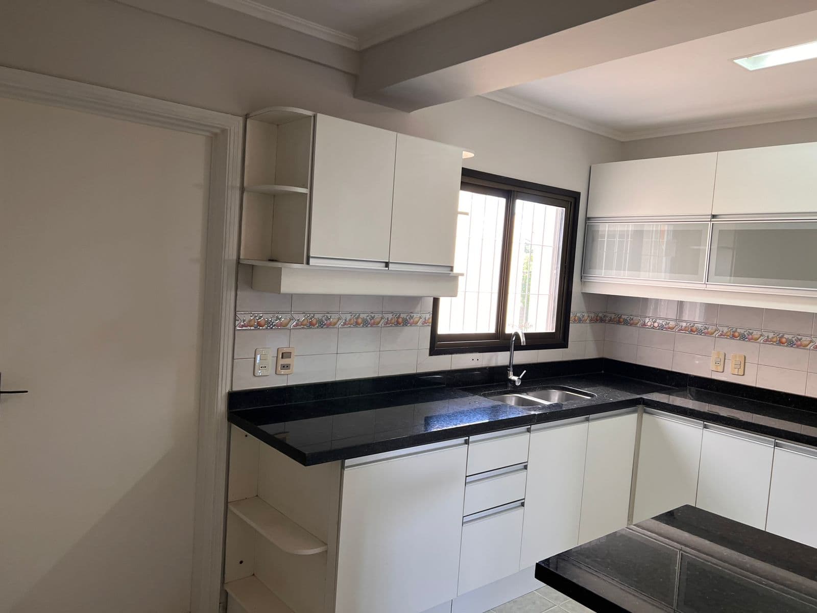 Departamento De 3 Dormitorios Con 2 Cocheras En Barrio Herrera, foto 3