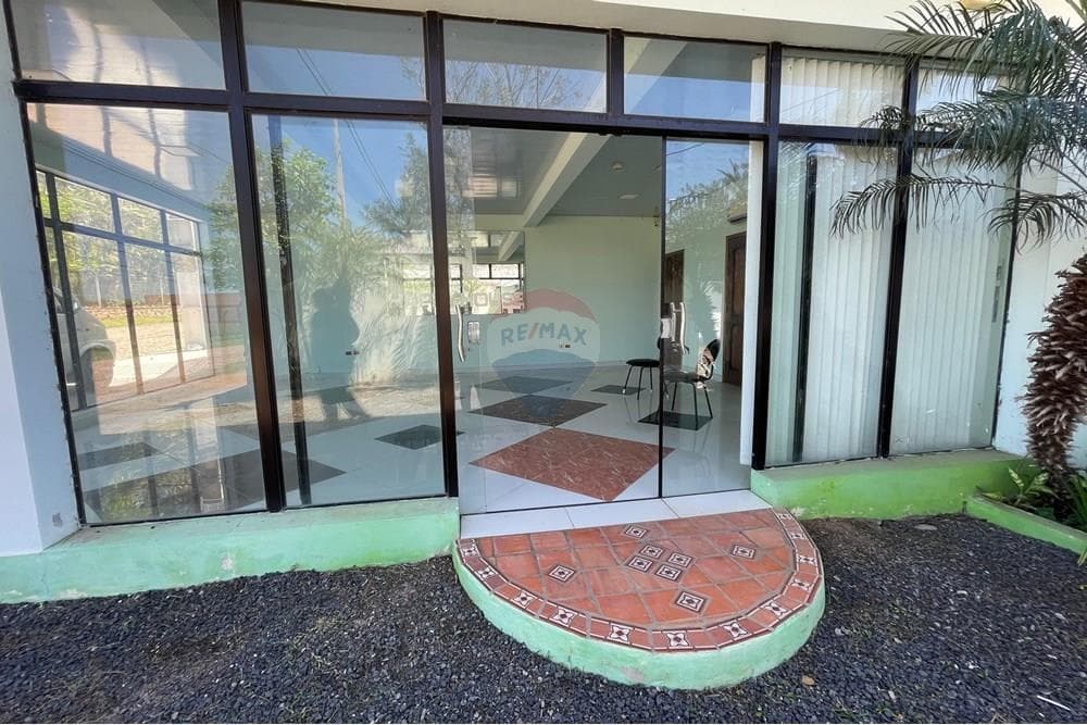 Local Comercial - Venta - Mariano Roque Alonso, Paraguay, foto 2