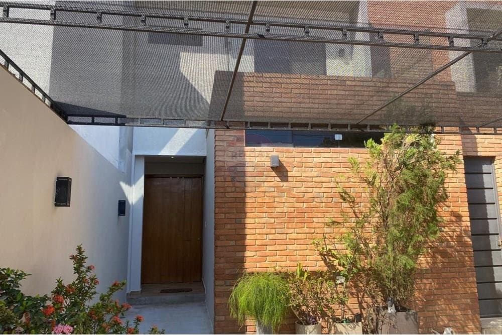 Alquilo hermoso duplex en barrio Herrera