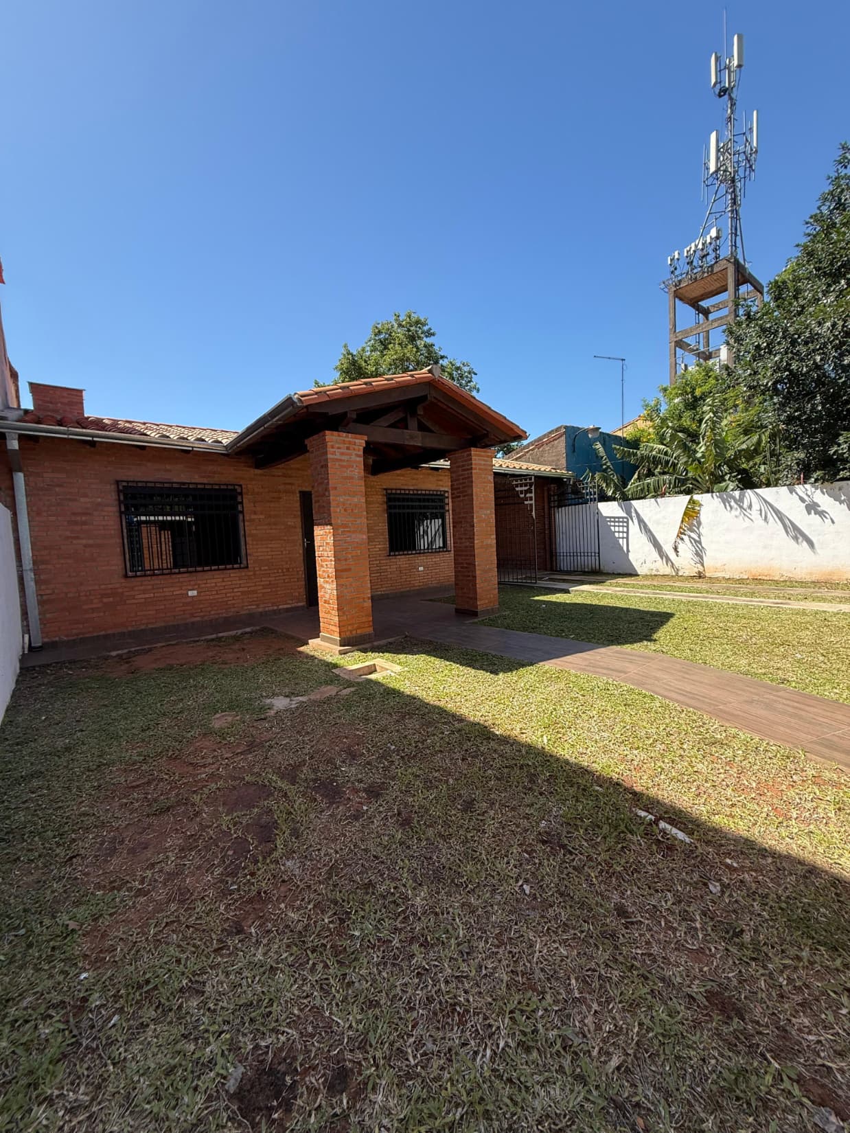 CASA EN VENTA – Barrio Virgen de Fátima, San Lorenzo