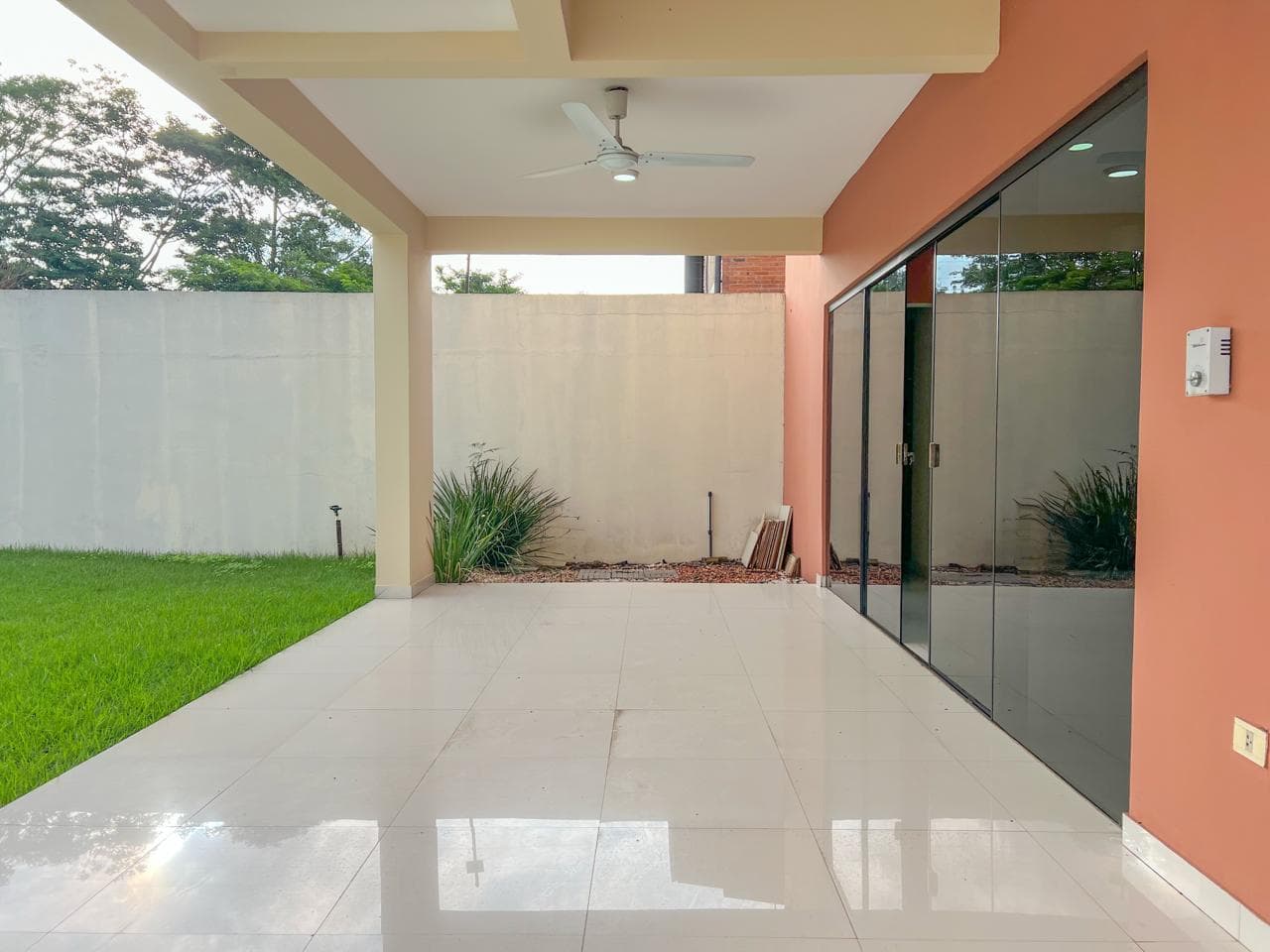 EN VENTA | Hermosa Casa en Fernando de la Mora – Zona Sur, foto 3