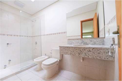 Amplio duplex en esquina, loma pyta, asu, foto 4