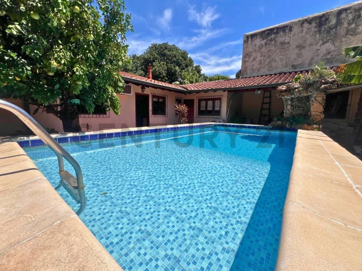 Casa con excelente ubicación en barrio los laureles, foto 2