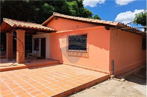 Casa-Alquiler-Hermann Gmeiner, Zeballos Cué, Asunción