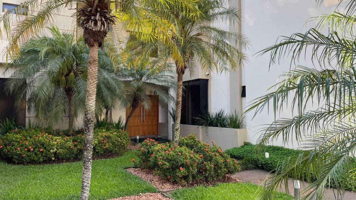 Amplia residencia con 5 suites a pasos del shopping del sol, foto 2