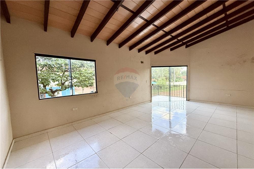 Casa Con Salones Comerciales !!, foto 2