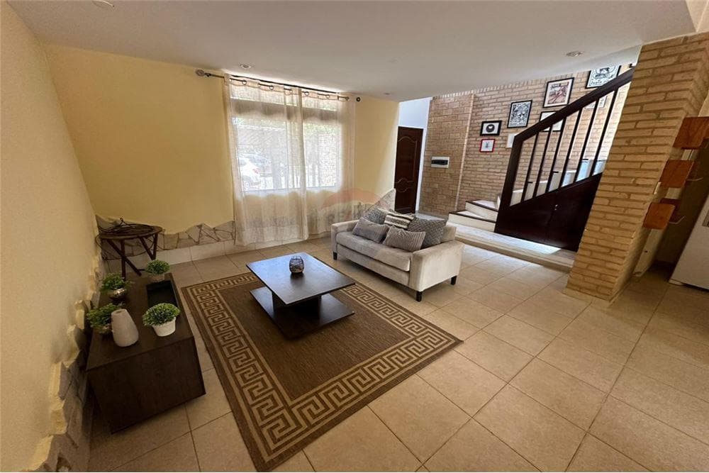 Duplex en venta inmediaciones avda laguna grande, foto 2