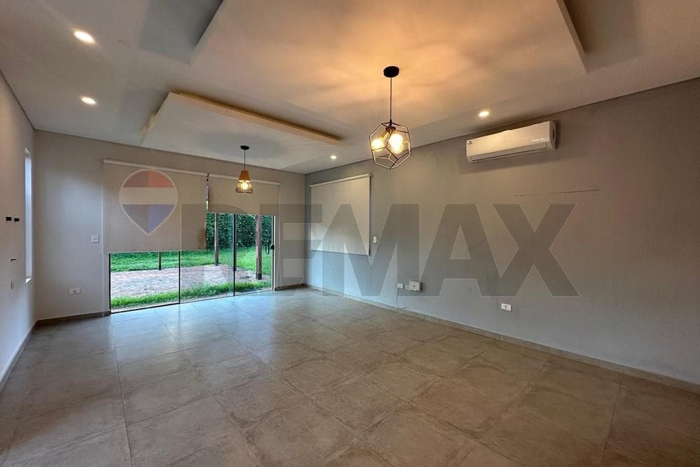 Casa - Alquiler - Lambaré, Central, Paraguay, foto 3