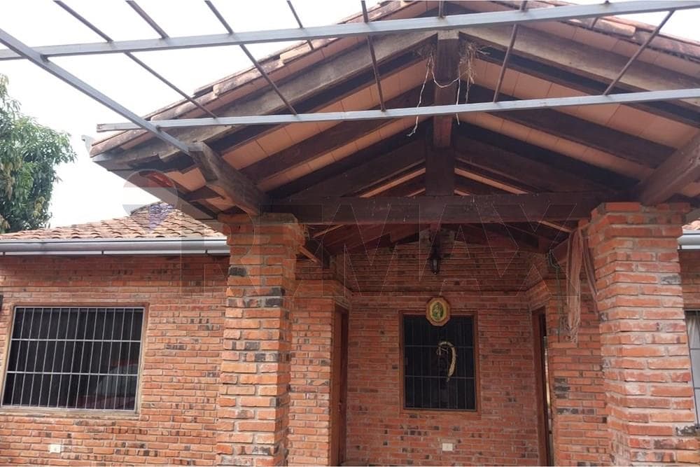 Casa en barrio mbokajaty de Villa Elisa — foto 3