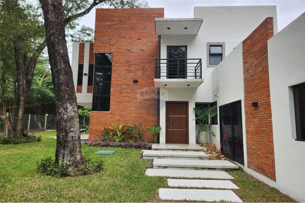 Casa amoblada moderna minimalista, foto 1