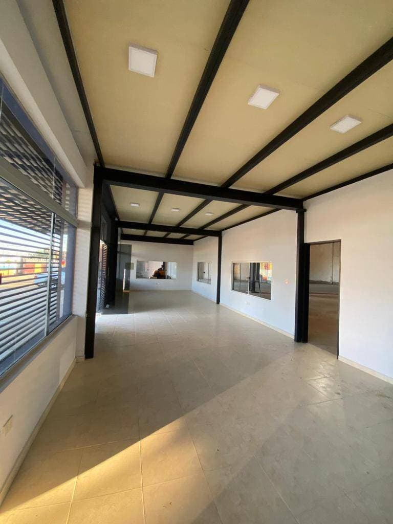 Deposito con showroom a estrenar en m.r.a, foto 2