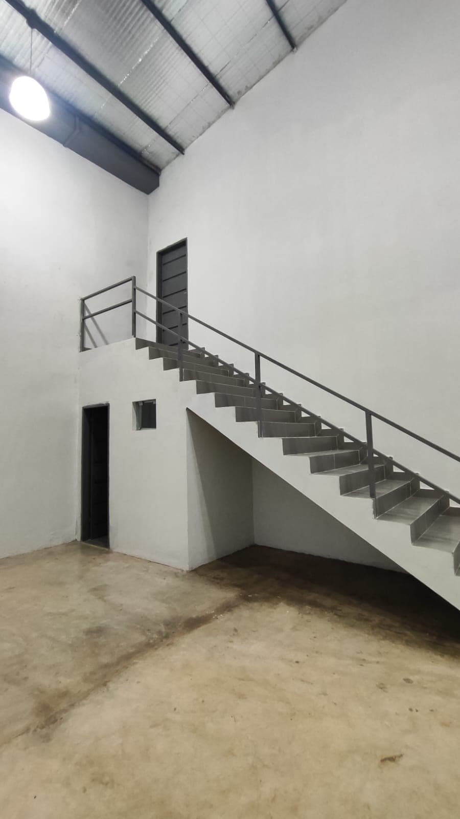 de despósito con showroom en Luque — foto 3