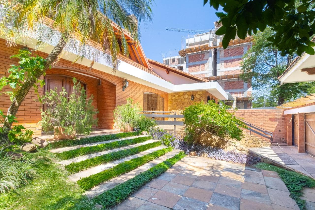 En venta amplia propiedad en esquina en Mcal. Estigarribia - Asunción, foto 3