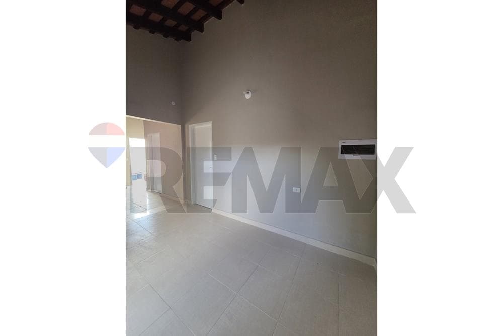 Departamento - Alquiler - Luque, Paraguay, foto 2