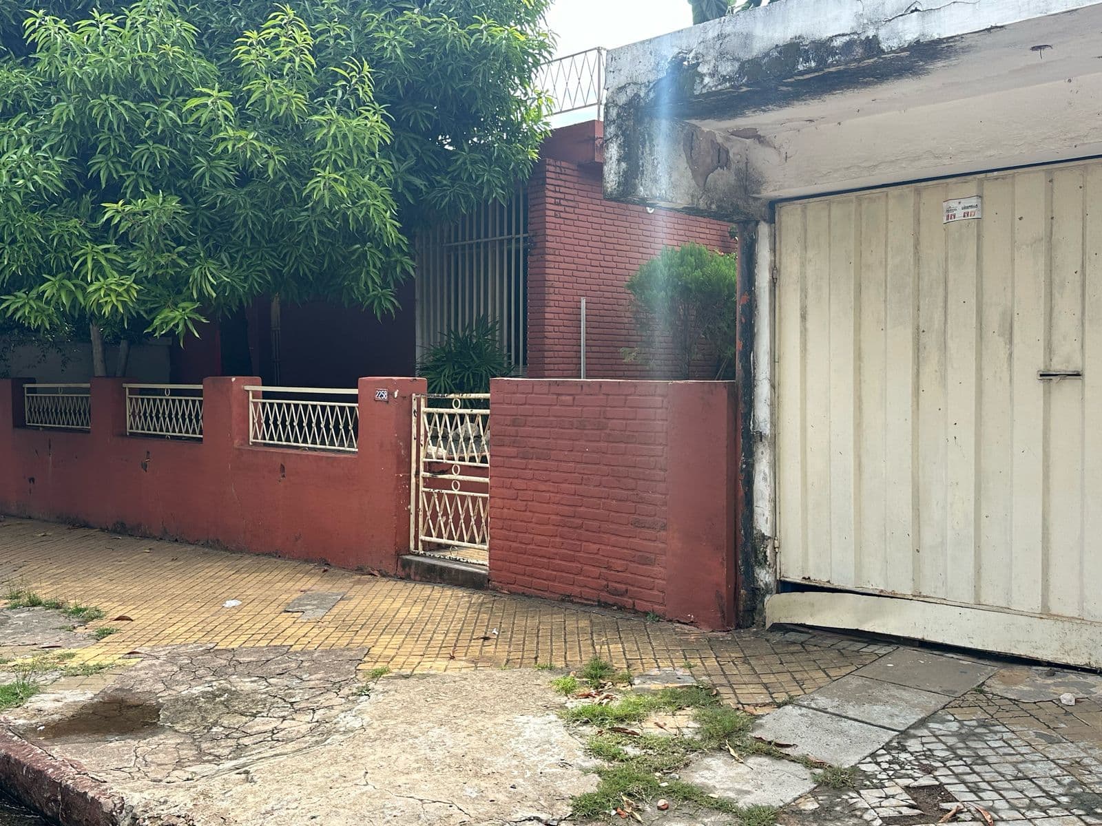 Vendo casa a refaccionar en sajonia