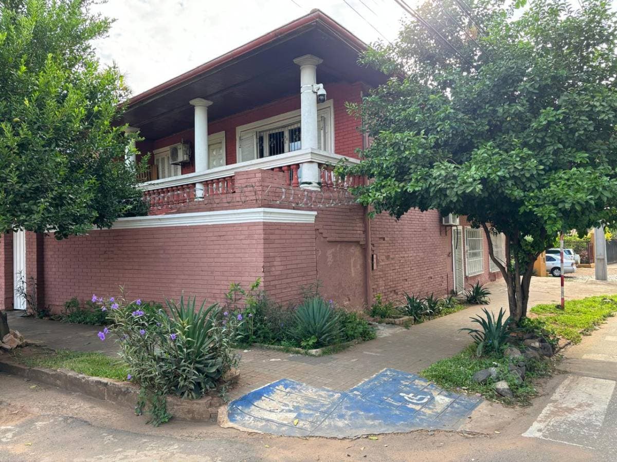 Casa Exclusiva en Venta en Villa Aurelia