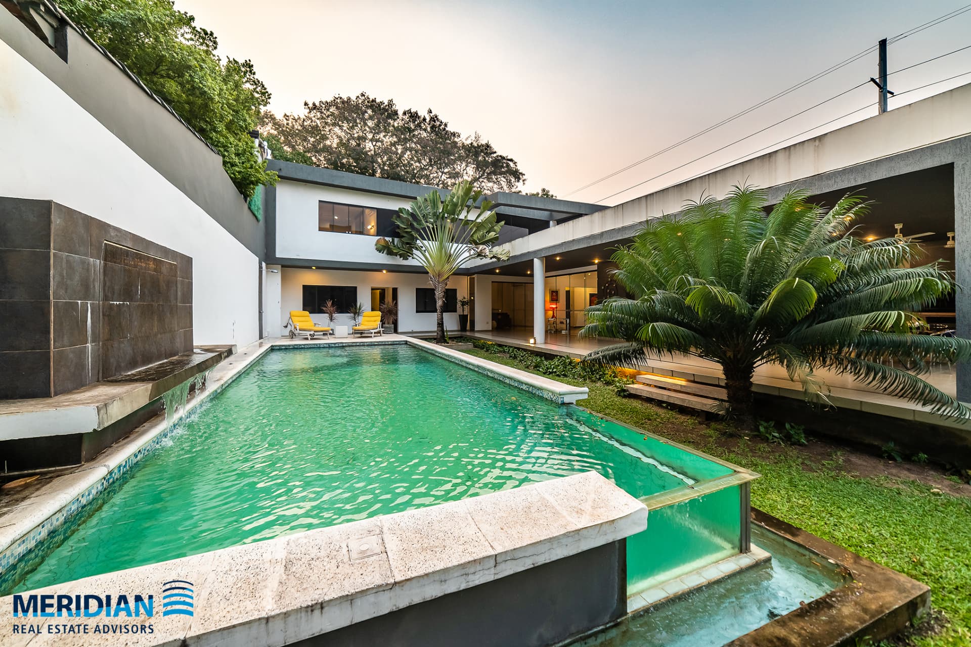 Residencia Minimalista sobre Av. Primer Presidente!, foto 4