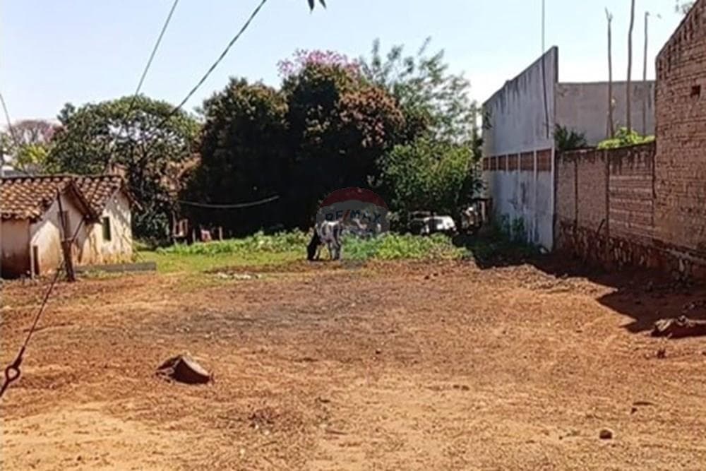 Terreno en laurelty Luque en venta (424m2), foto 2