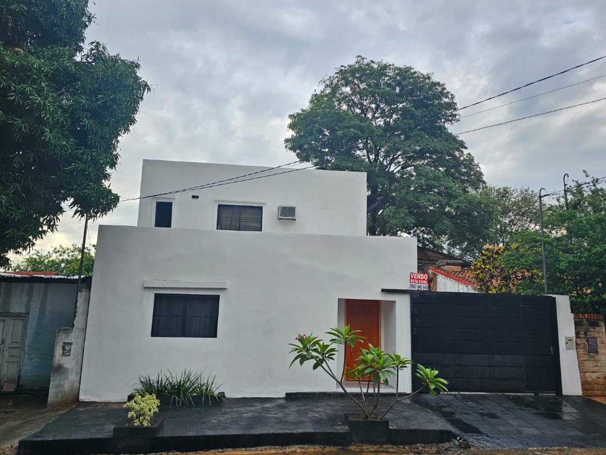 Vendo casa moderna en Villa Elisa