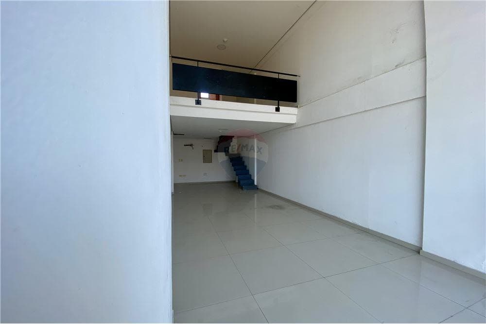 Salon comercial - alquiler - mercado San Lorenzo, foto 2
