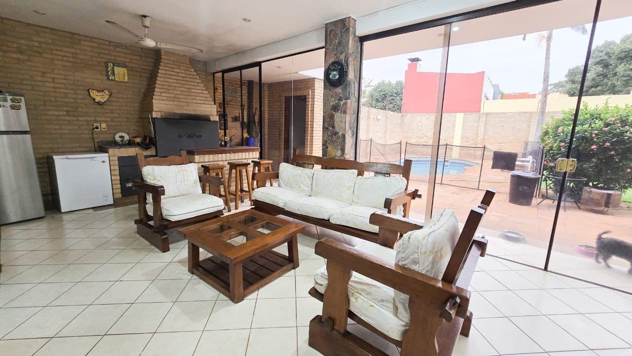 Oferta! En Venta Amplia Casa En Lambare, foto 4