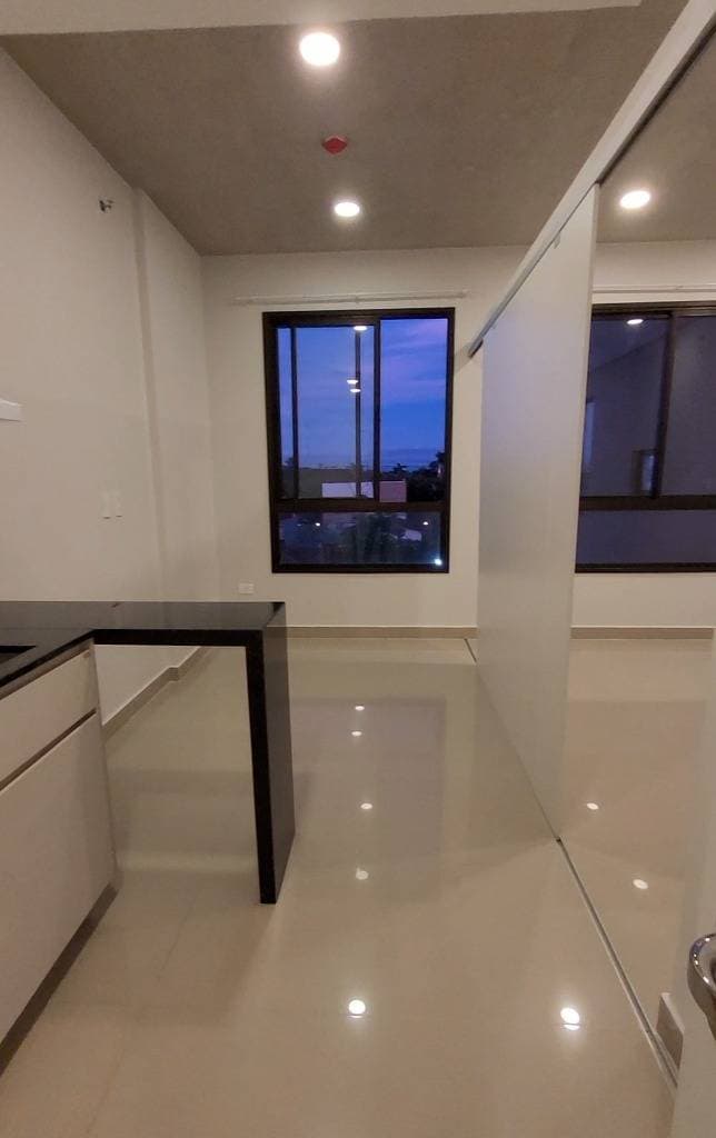 En alquiler depto monoambiente con cochera en zona cit edificio zuba IV, foto 4