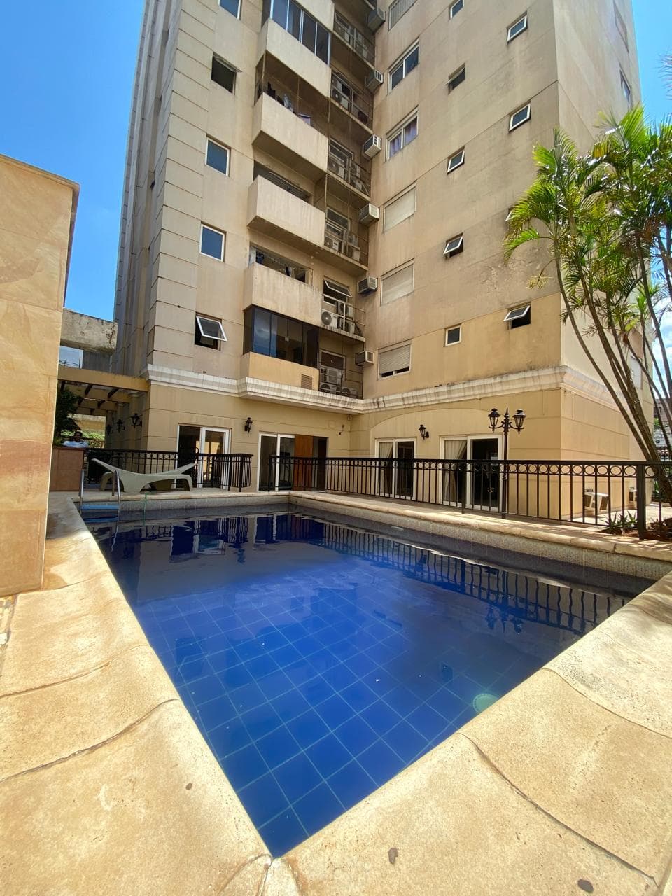 Zona colegio inter, bo Las Mercedes, en venta departamento de 3 dormitorios — foto 1