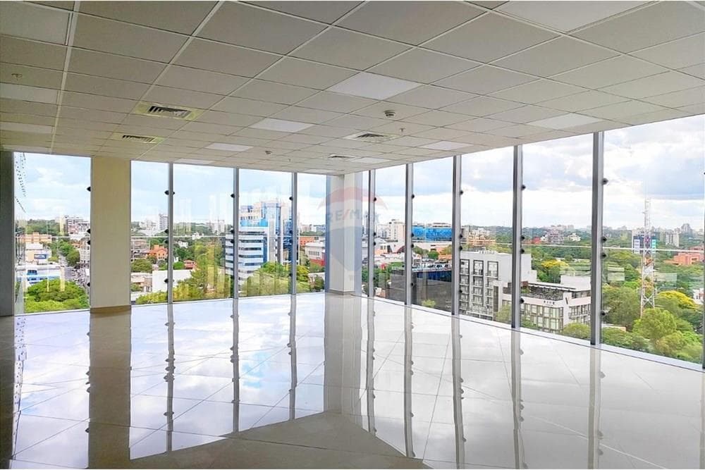 Oficina de 132 m2 en Villamorra — foto 1