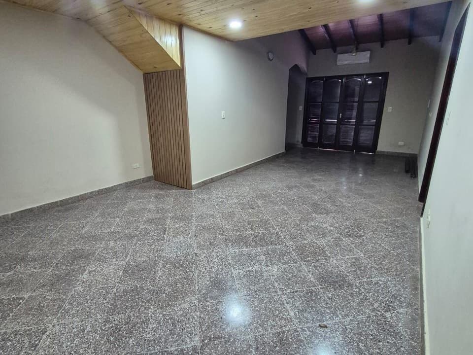 Departamento 2 dormitorios en area 1 cde, foto 2