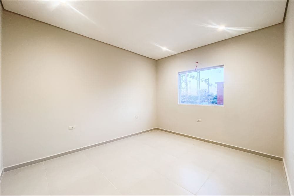 En venta duplex con patio zona super 6 laurelty — foto 3