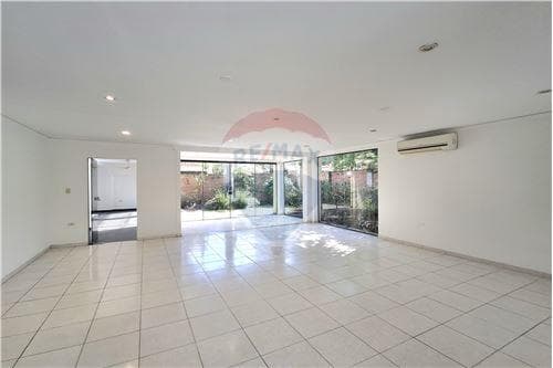 Casa en el condominio Boulevard Luque Cuarto Barrio, foto 3