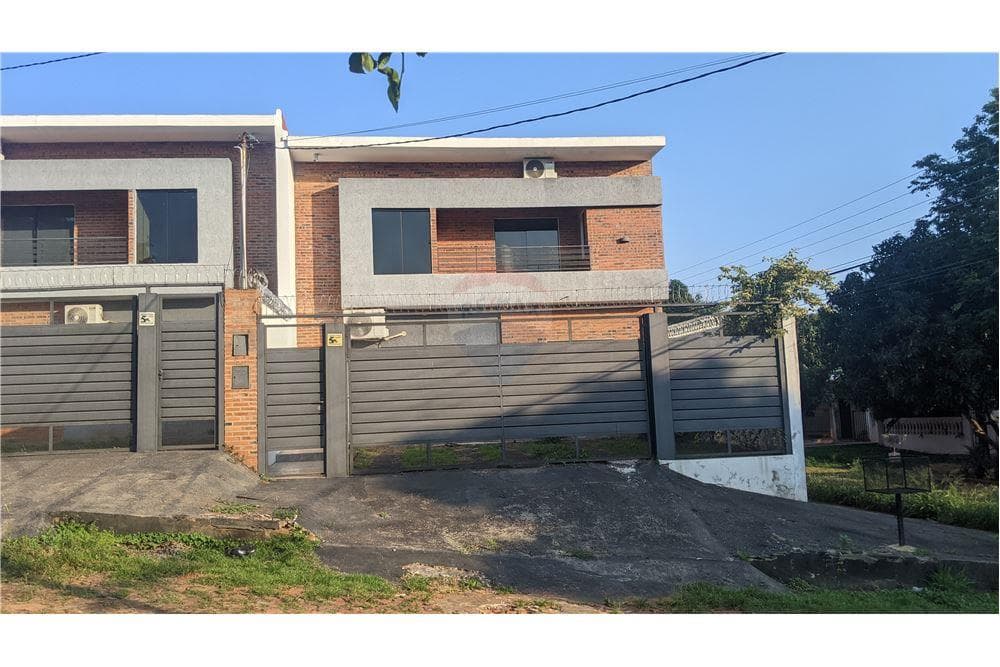 Dúplex En Venta En Villa Elisa, Barrio 8 De Diciembre