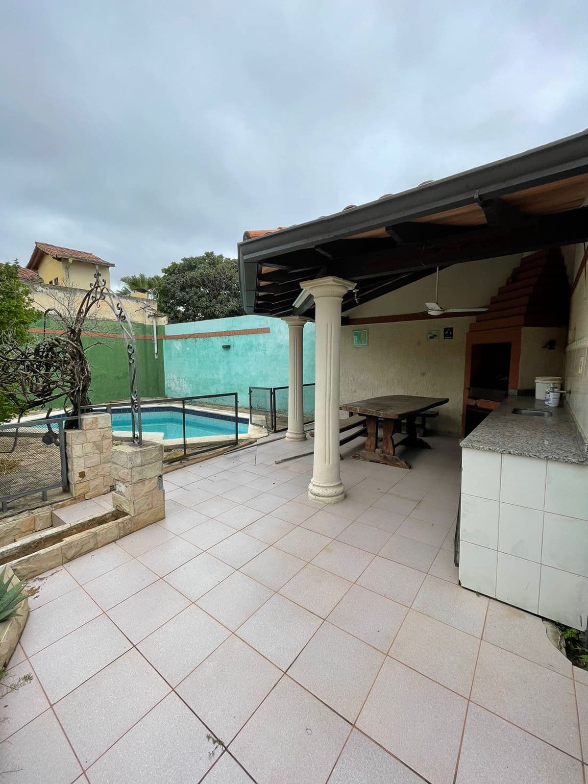 Oferta! Venta de amplia casa en barrio santa maría - z/ frigorífico guaraní, foto 2