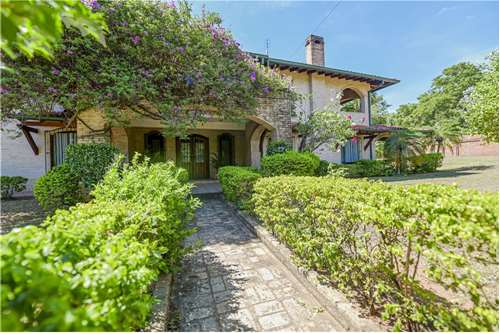 Vendo hermosa casa en lambare