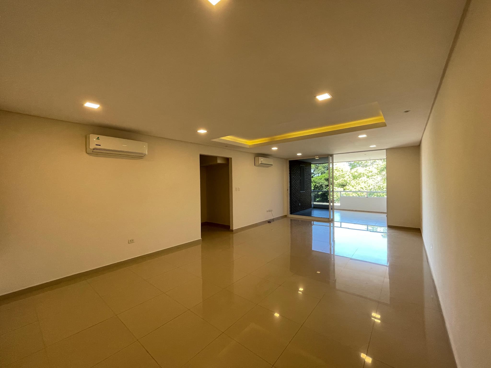 Alquilo departamento 3 dorm. Con 2 cocheras en barrio Herrera