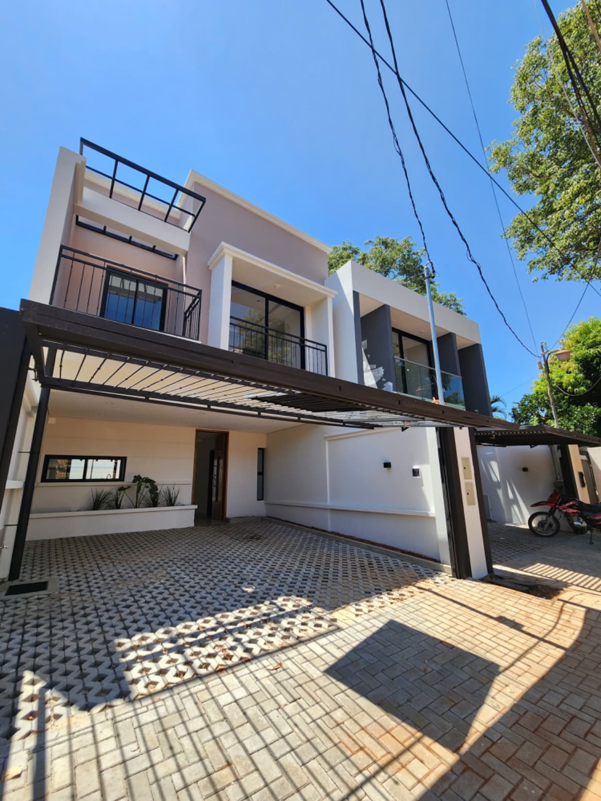 Vendo hermoso duplex a estrenar zona conmebol
